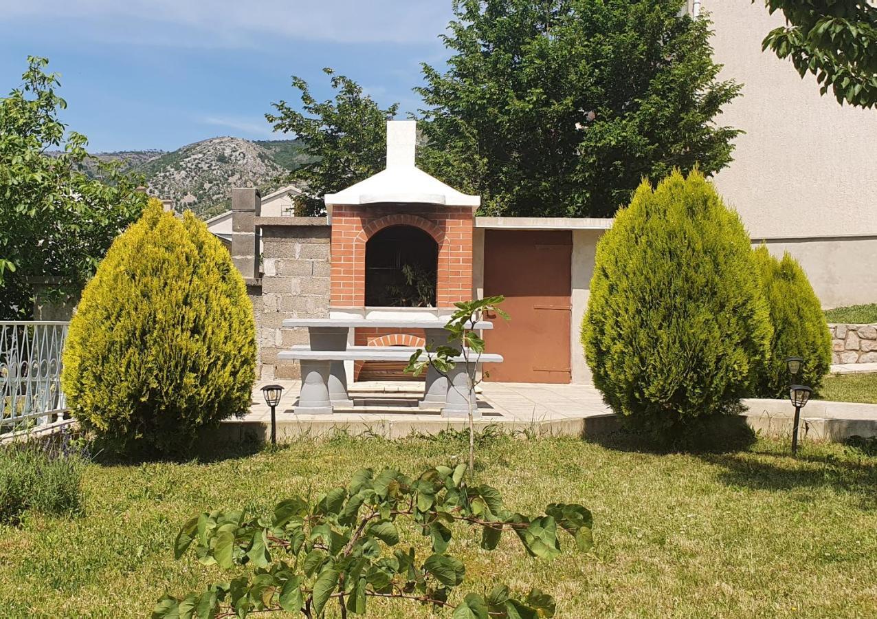Guest House Angela Senj  Esterno foto
