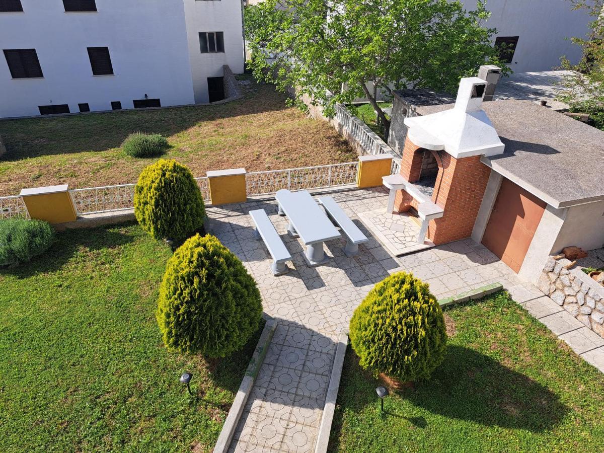 Guest House Angela Senj  Esterno foto