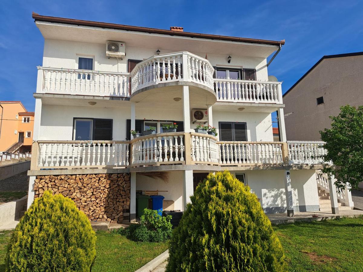 Guest House Angela Senj  Esterno foto